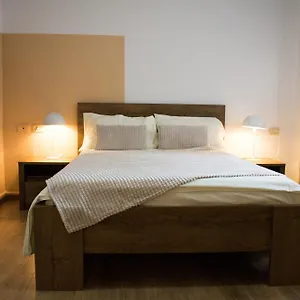 Angie's Perfect Location Flat - Walk To Sights Appartamento Tirana